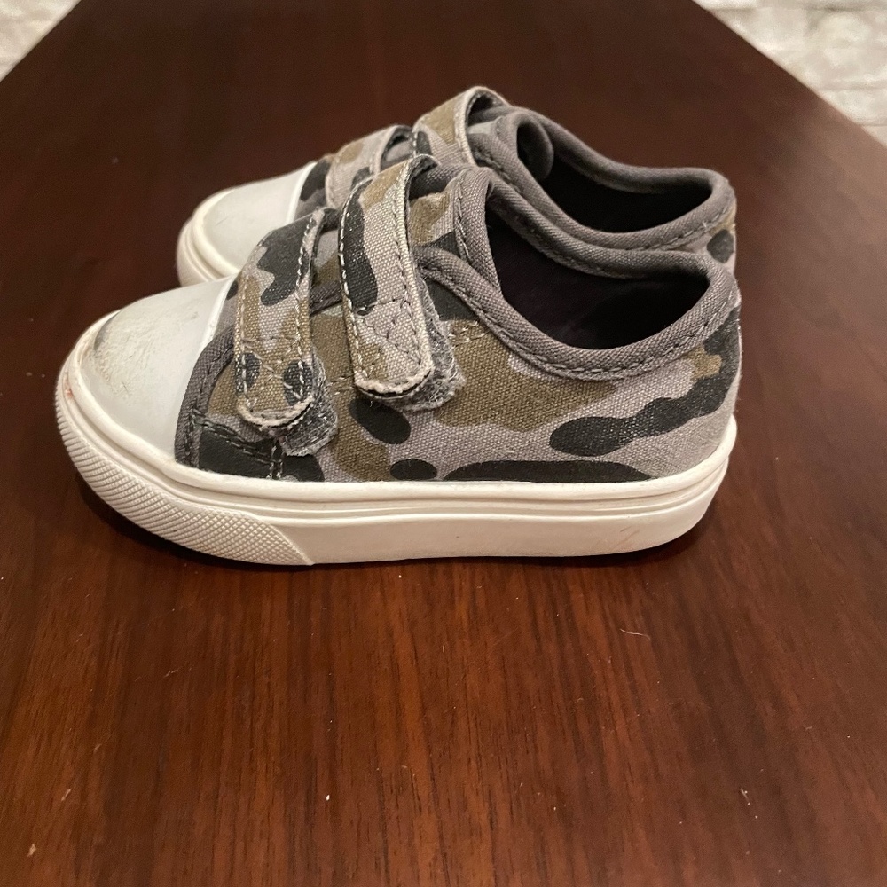 Toddler shoes